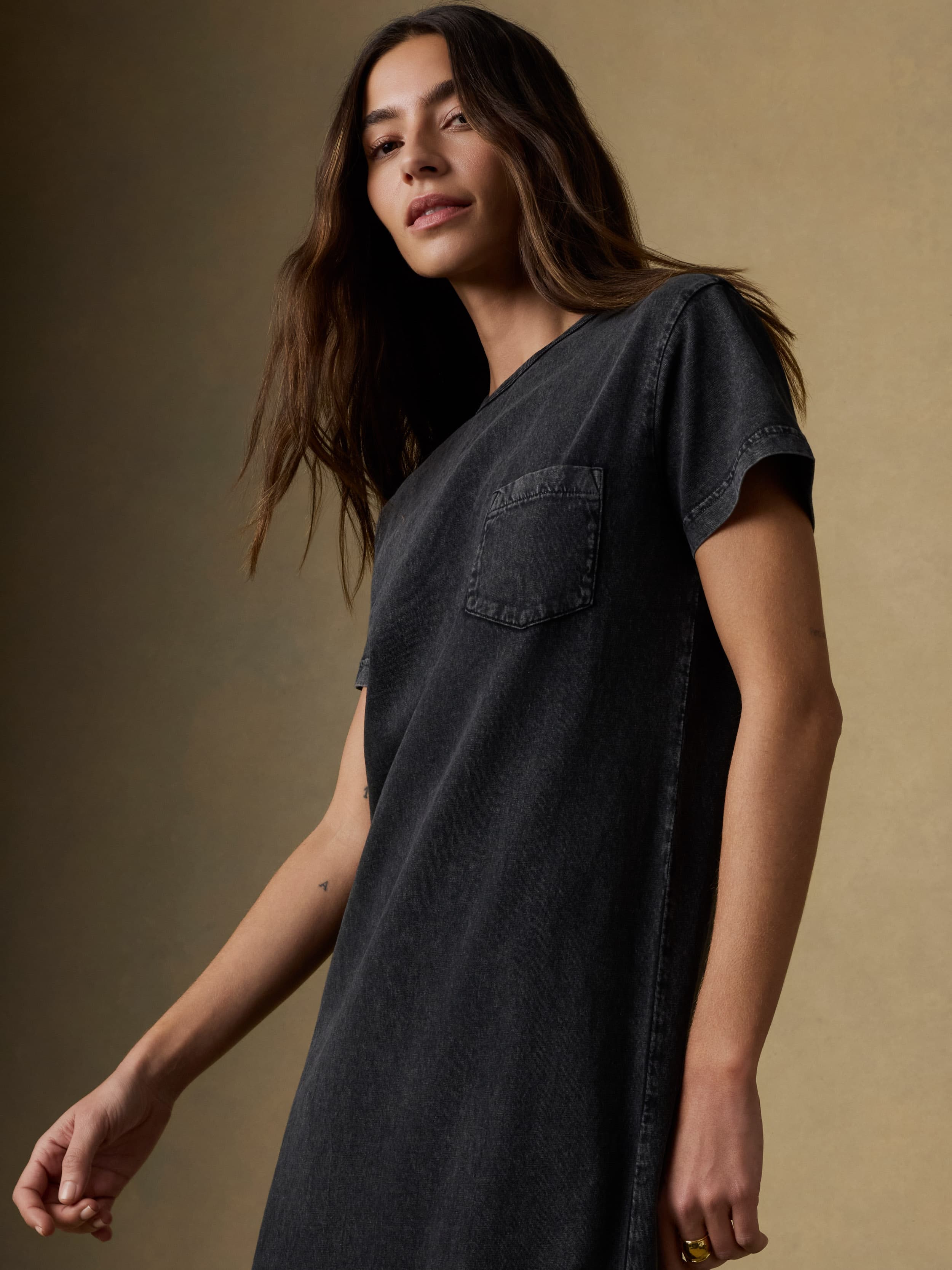 Recycled Cotton Jersey T Shirt Dress - Washed Black | Faherty Brand