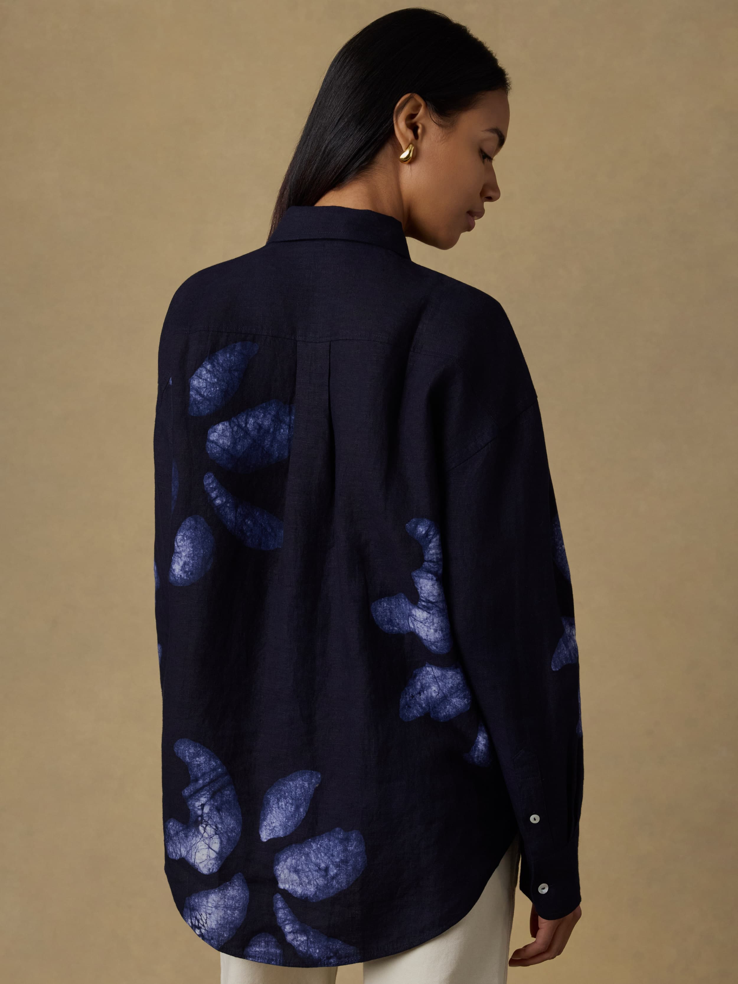 Mia Relaxed Shirt - Midnight Batik Floral | Faherty Brand