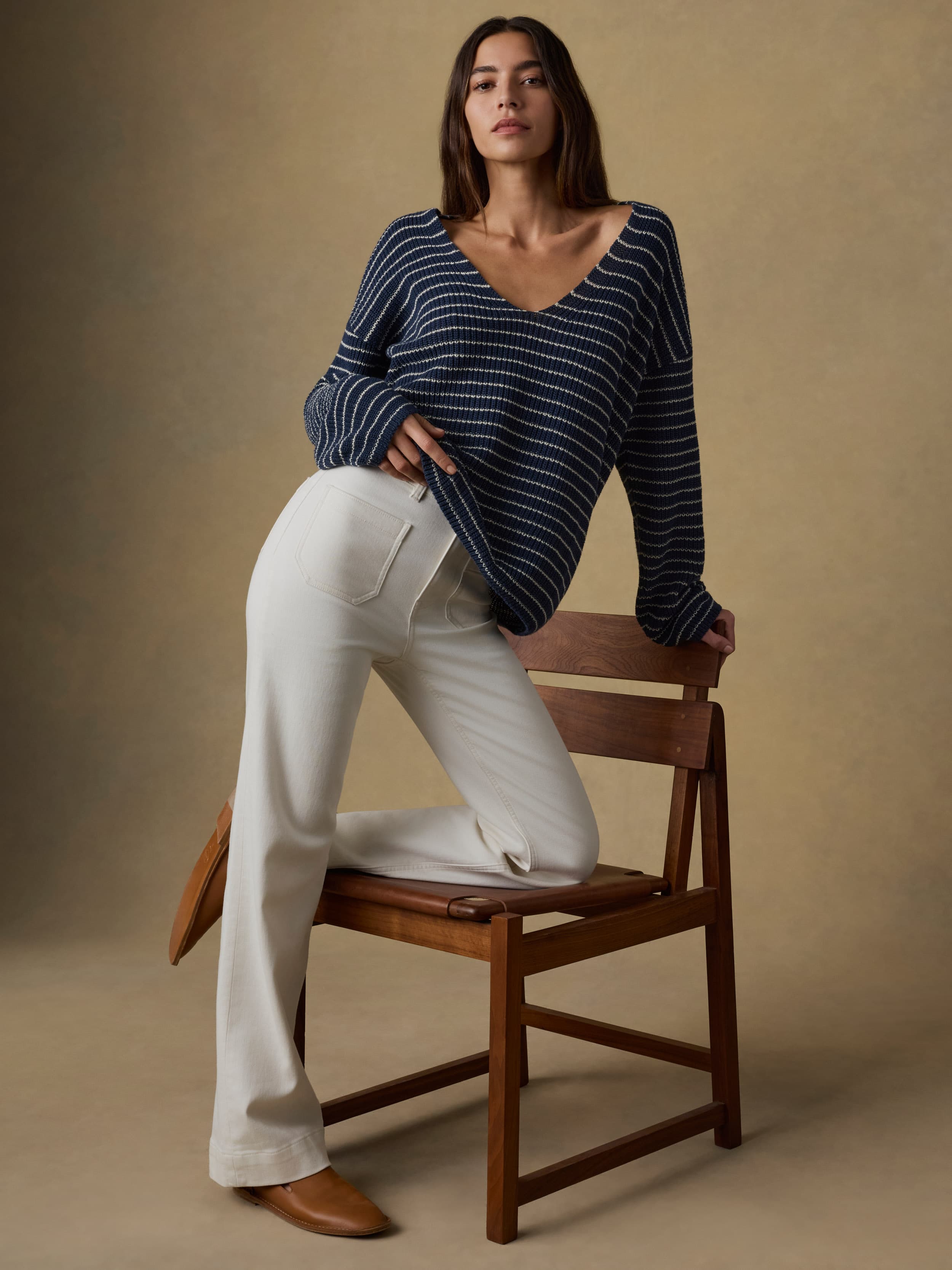 Miramar Linen Deep V Sweater - Navy Stripe | Faherty Brand