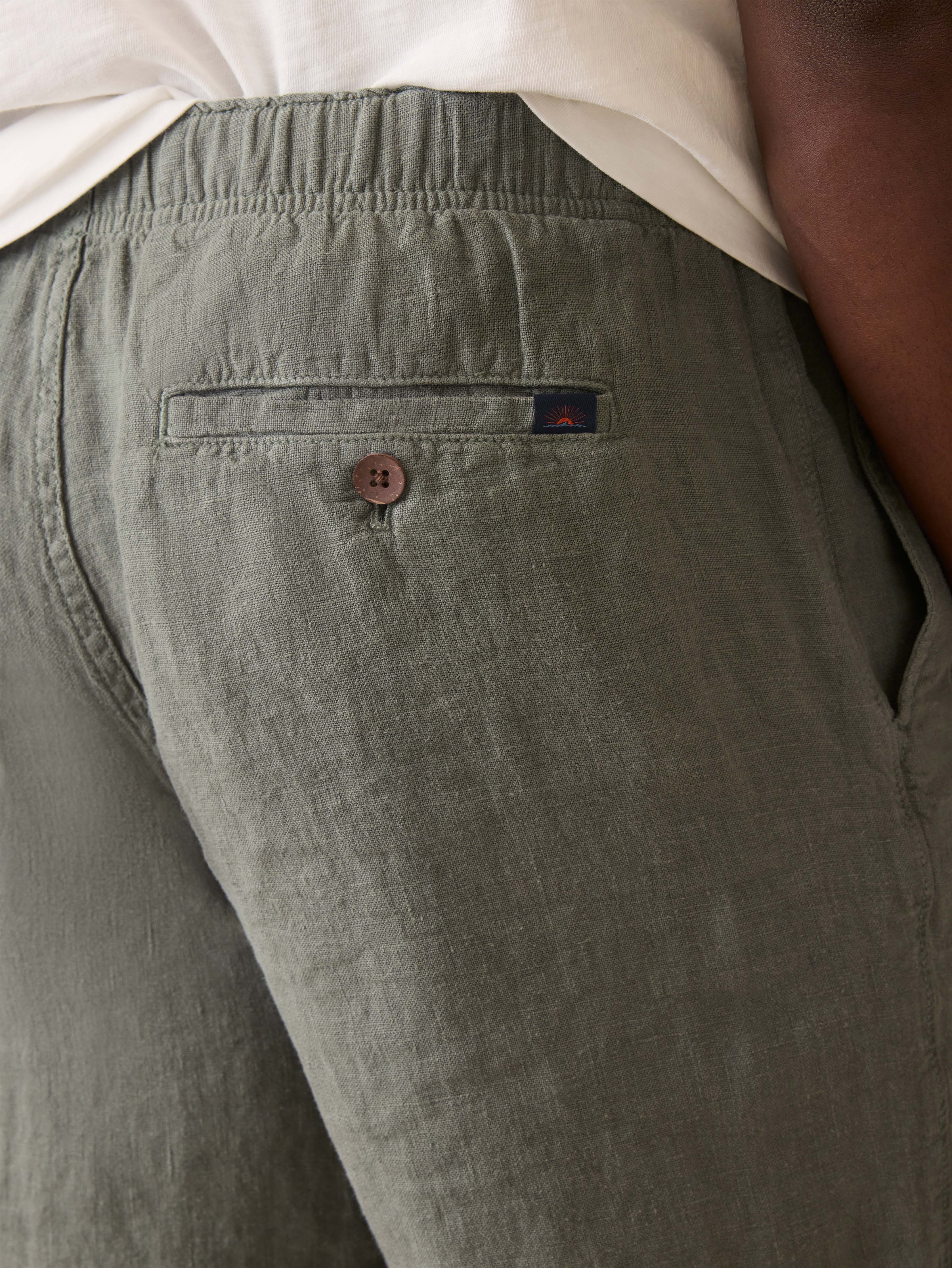 Essential Linen Short (6.5") - Spruce | Faherty Brand