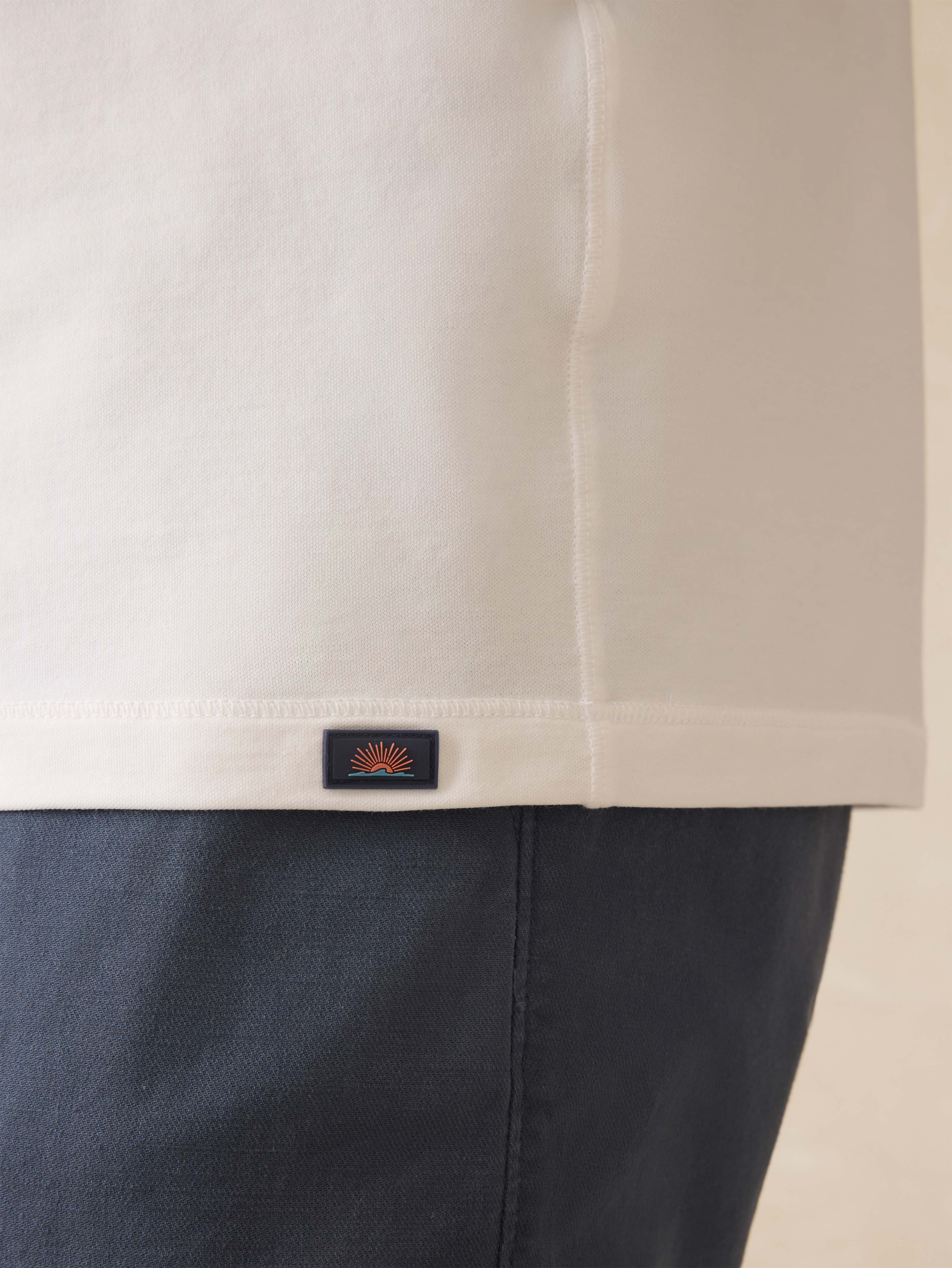 Short-Sleeve Shorelite UPF Tee - White Surf Stripe | Faherty Brand