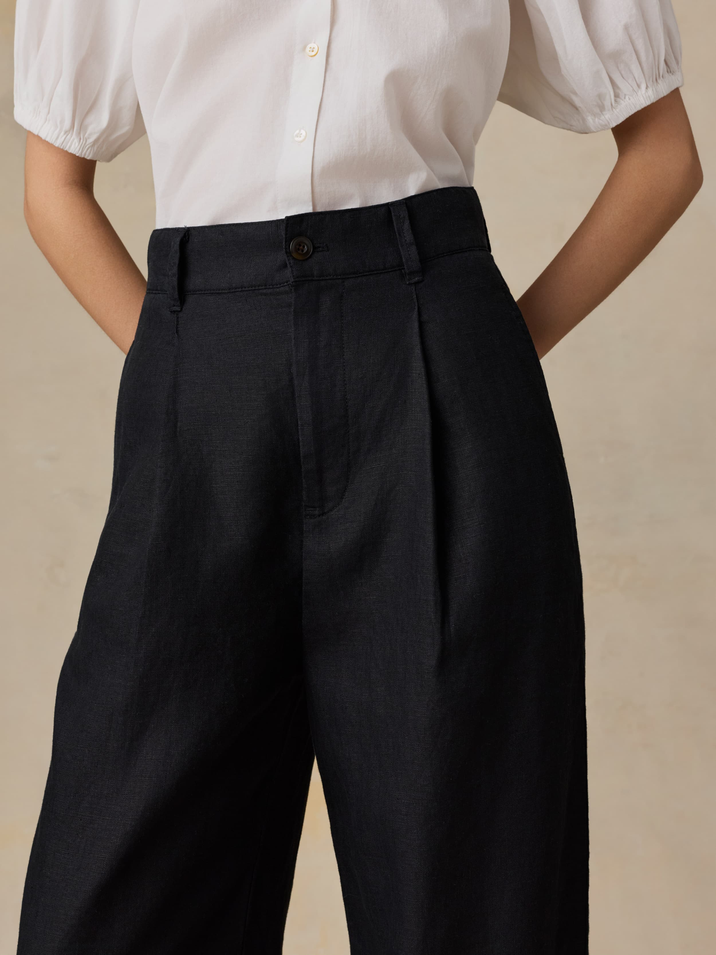 Sun Strider Pleated Pant - Black | Faherty Brand