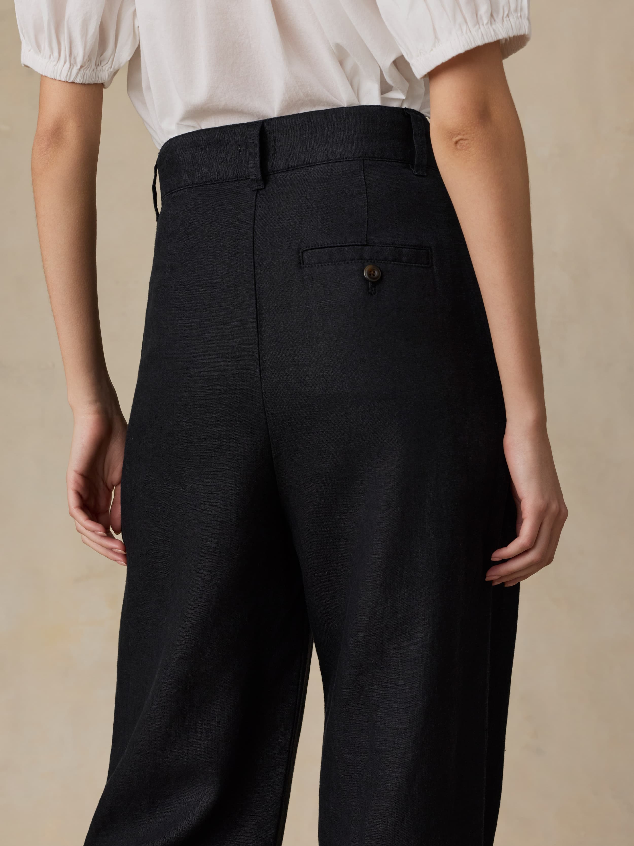 Sun Strider Pleated Pant - Black | Faherty Brand
