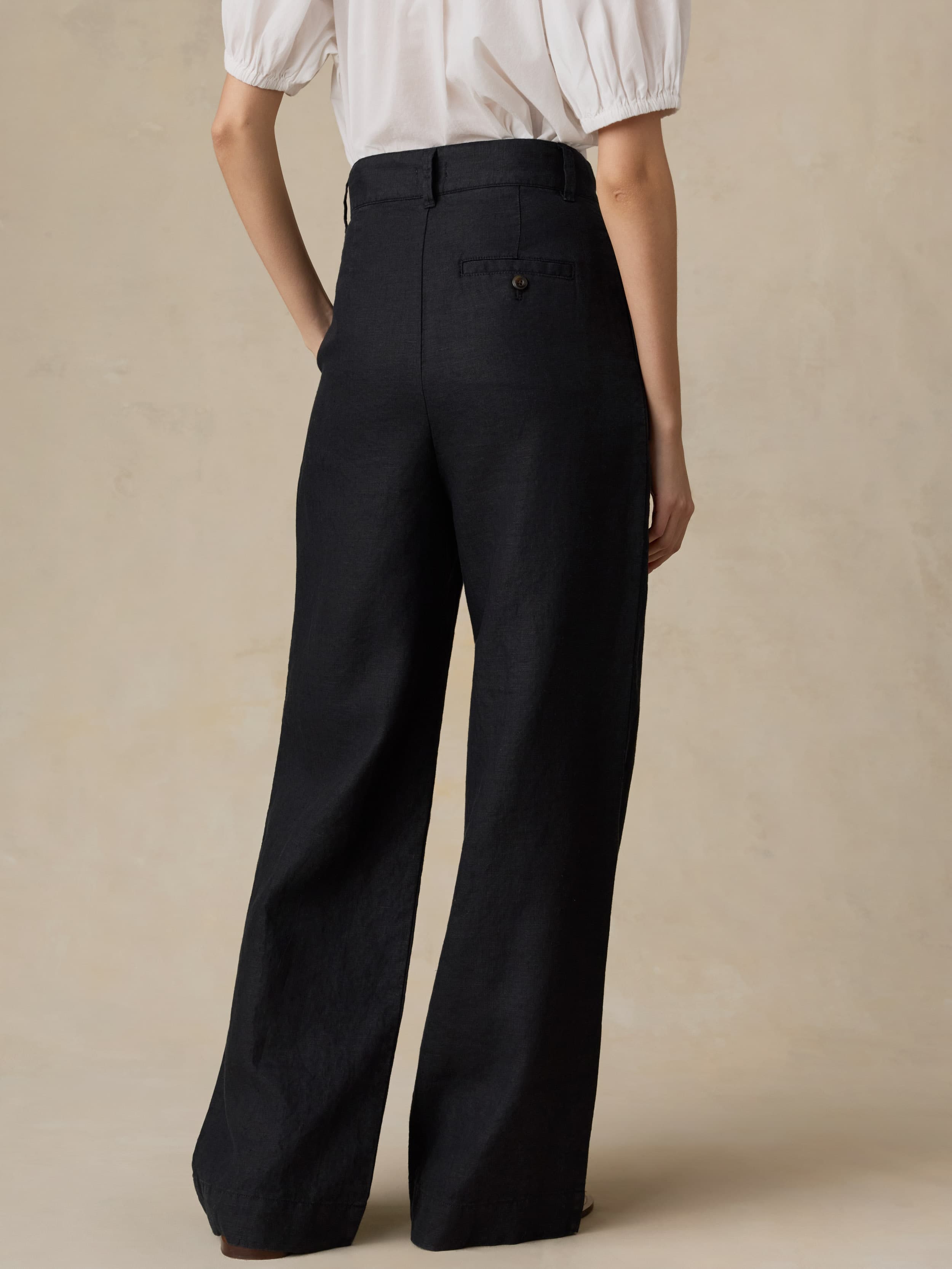 Sun Strider Pleated Pant - Black | Faherty Brand