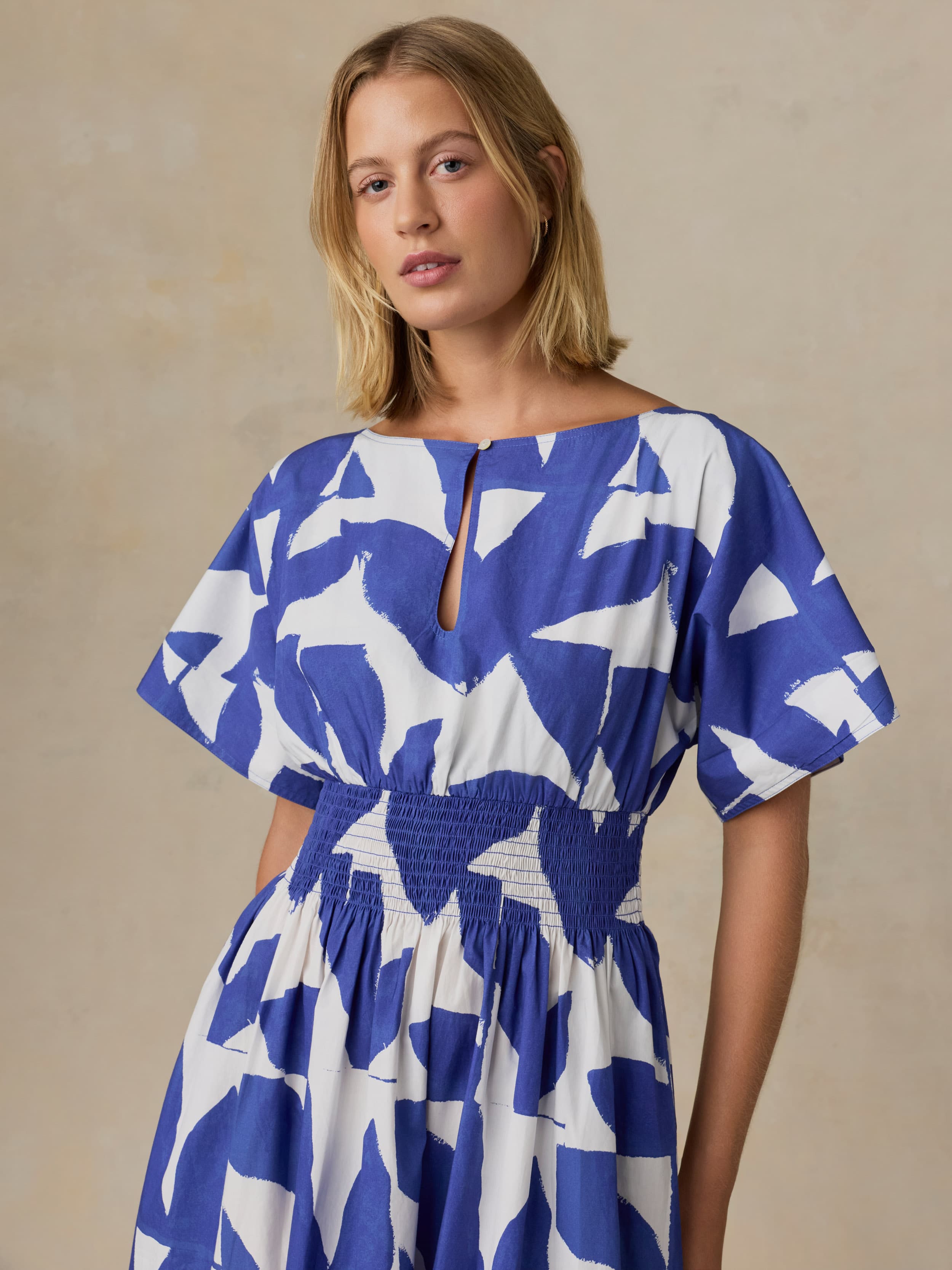 Coastal Poplin Elia Smocked Dress - Summer Leaf | Faherty Brand