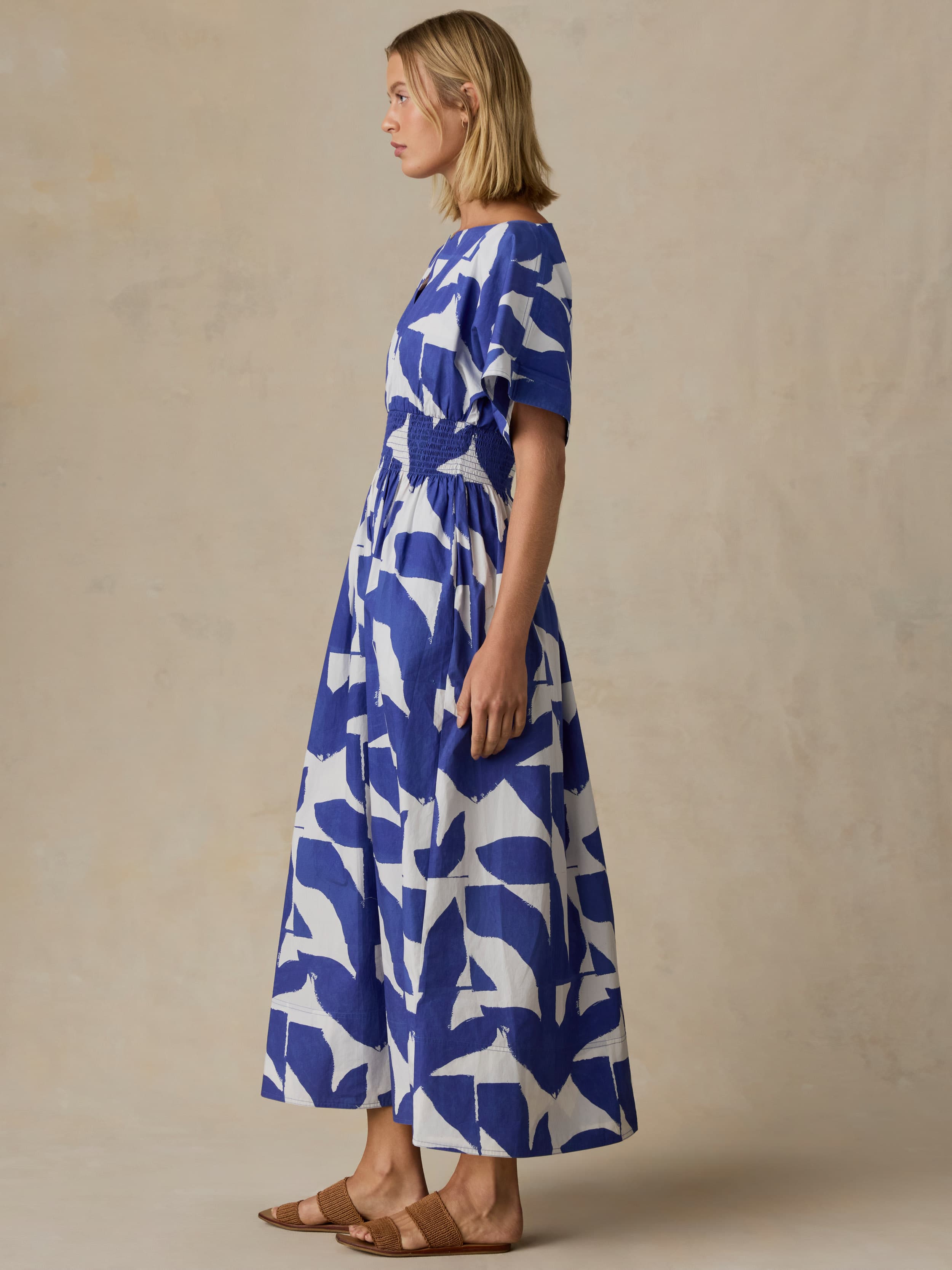 Coastal Poplin Elia Smocked Dress - Summer Leaf | Faherty Brand