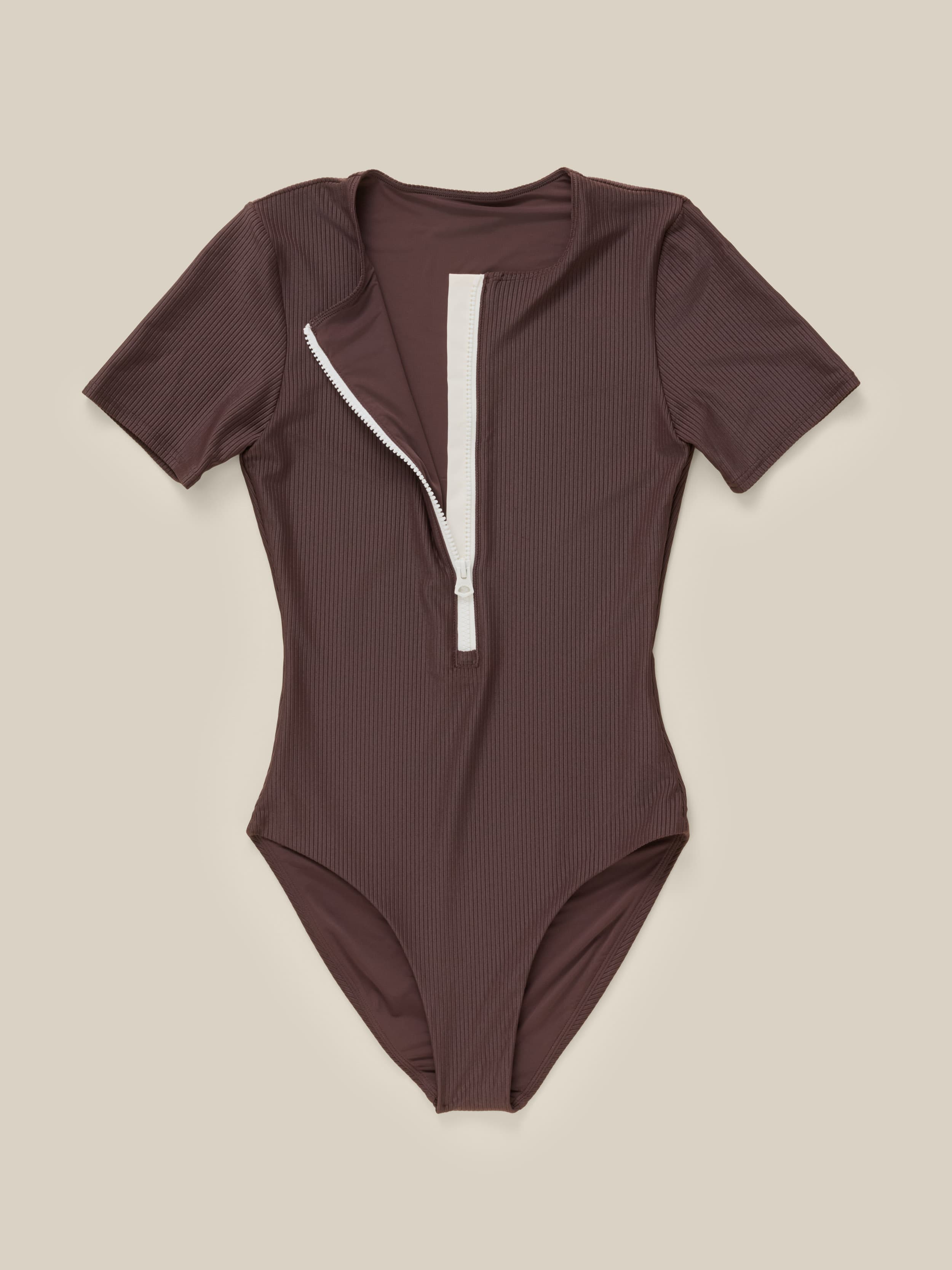 Surfseeker Rash Guard - Seal Brown | Faherty Brand