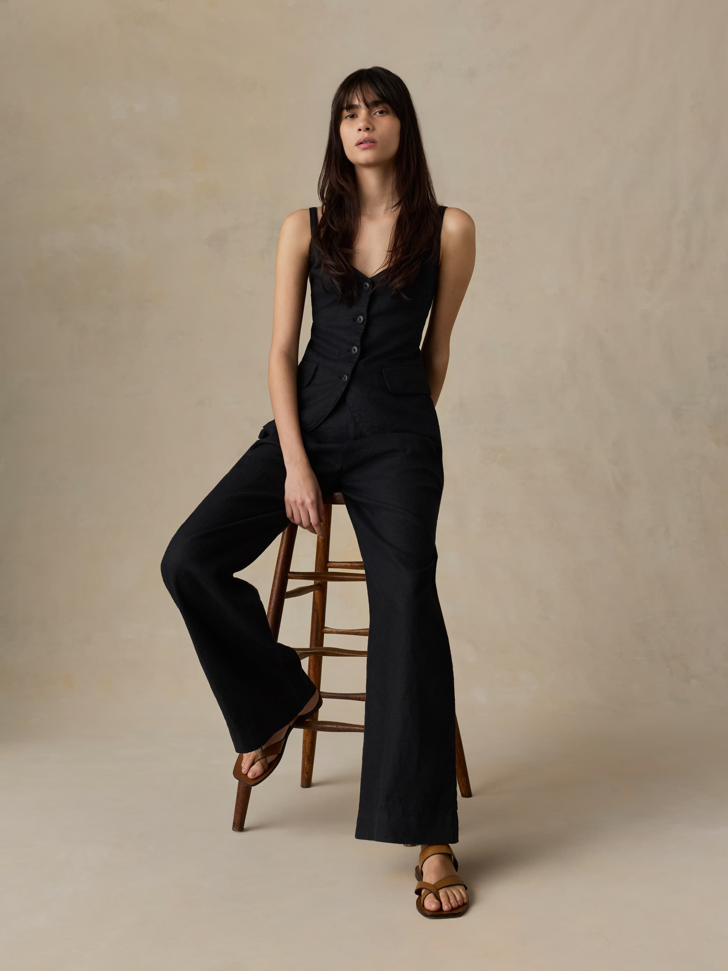 Sun Strider Milo Vest - Black | Faherty Brand