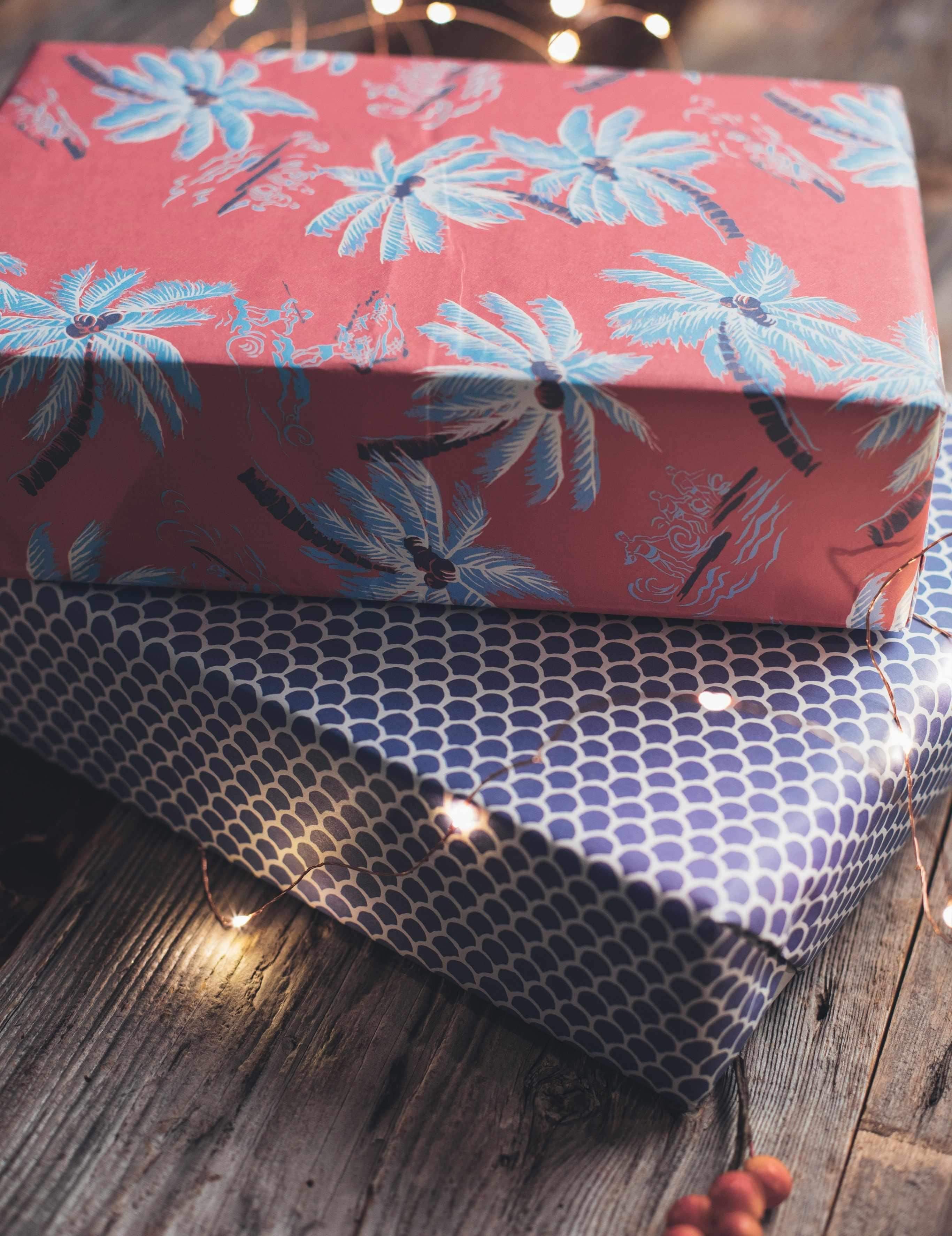 Gift Wrap - Fishscale Hawaiian